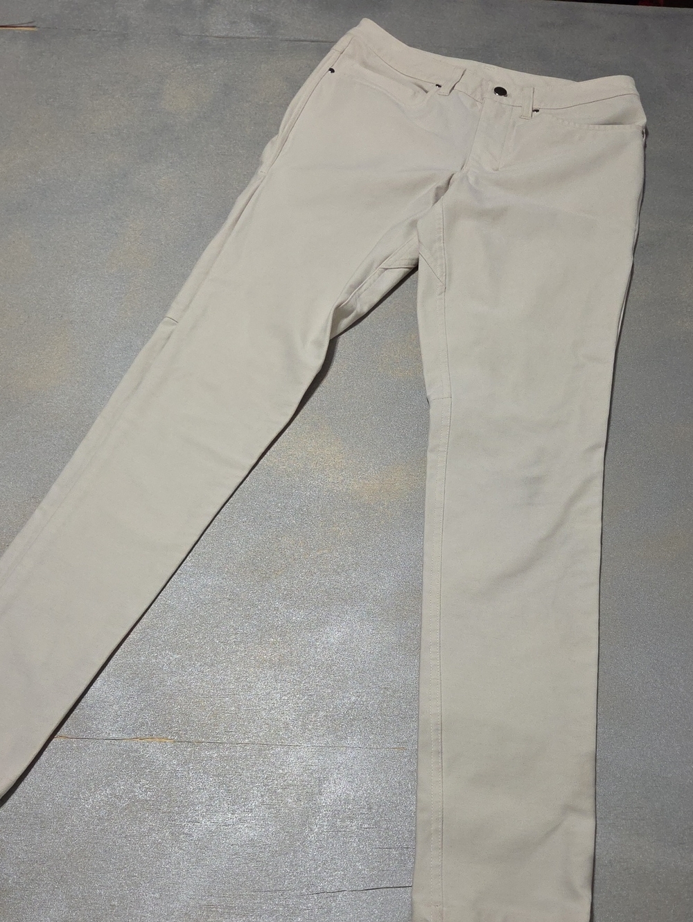 lululemon athletica Men's Slim Chinos in Light Cream Nwots